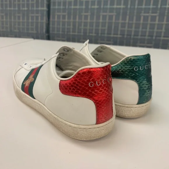 Women’s Gucci Ace Bee Sneakers Embriodered - Picture 3 of 5